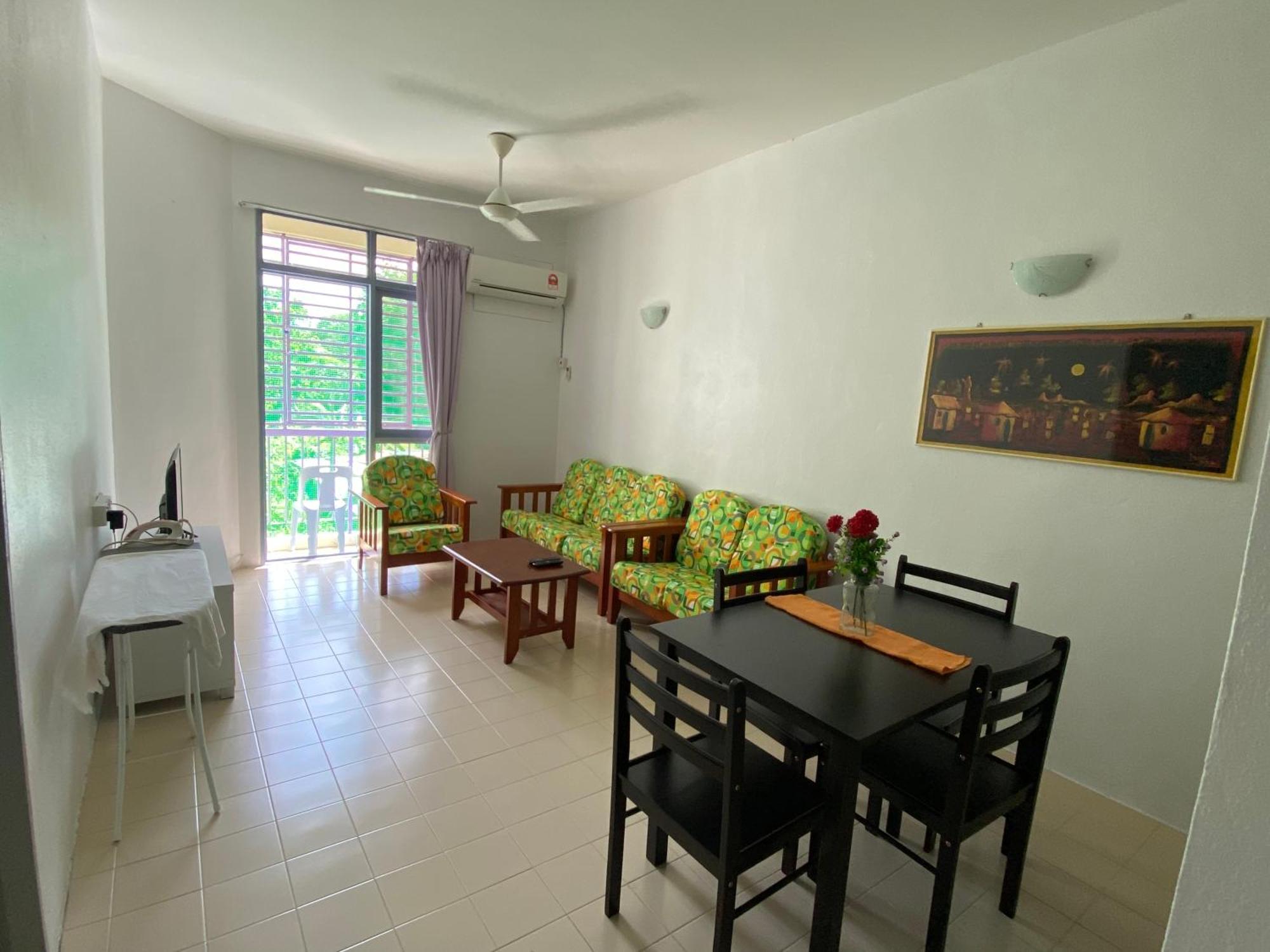Batu Ferringhi Bayu Emas Apartment Екстериор снимка