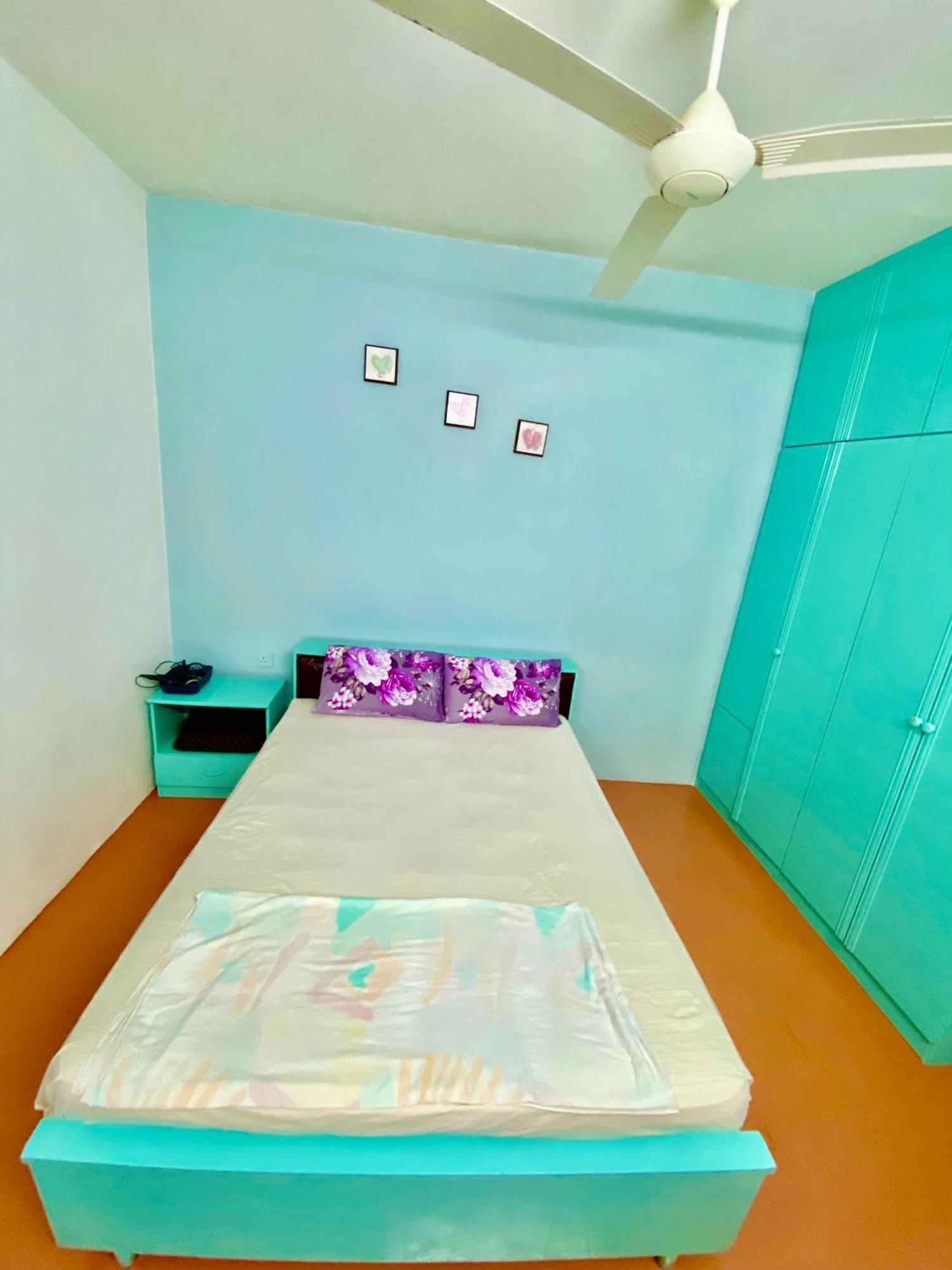 Batu Ferringhi Bayu Emas Apartment Екстериор снимка